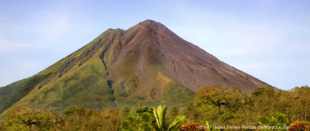 Rundreise Costa Rica mit Kindern - Ausflug zum Vulkan